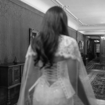 Styled-Shoot-St.-Charles-Hall-85.webp